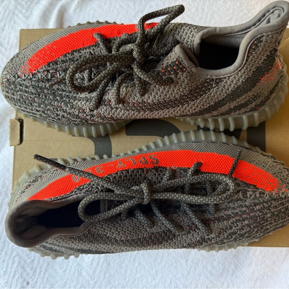 Yeezy Boost 350 V2 (RARE!) - Picture 2 of 12